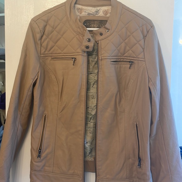 Is in very good condition. Size LG if it on I am to me I running M - Picture 1 of 3